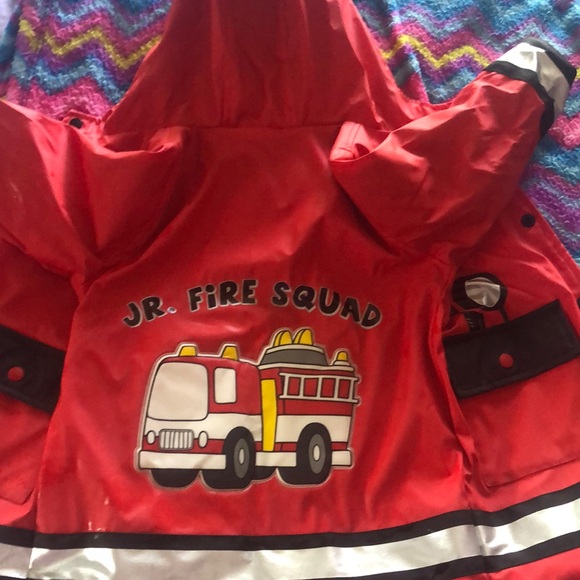 Wippette NWT size 2T Fireman Slicker/red with black interior/snap down front - Picture 14 of 14